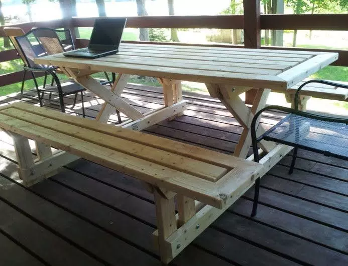 Cara membuat meja kayu dan bangku untuk cottages (dengan gambar)