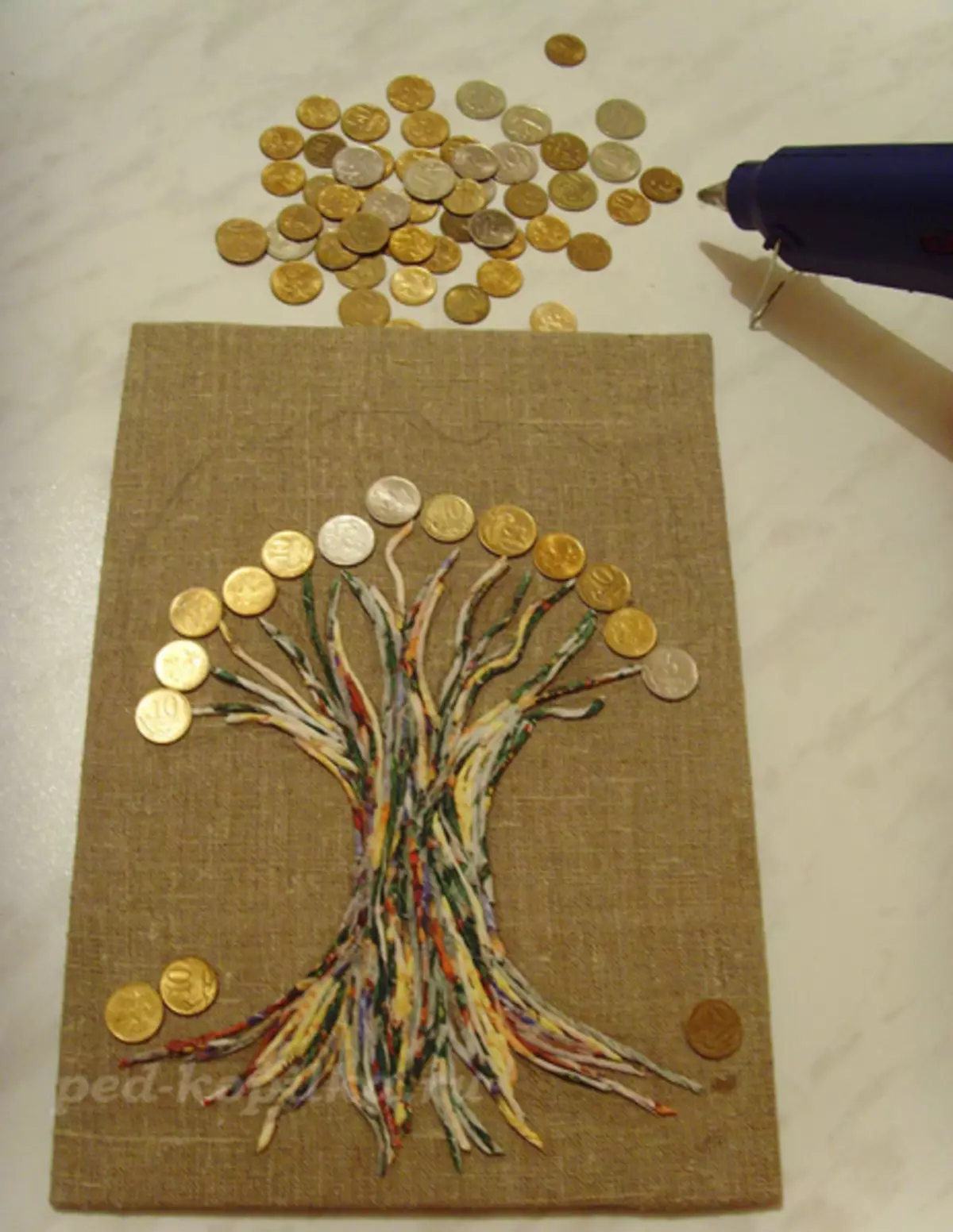 Сликање на пари од монети со свои раце со видео