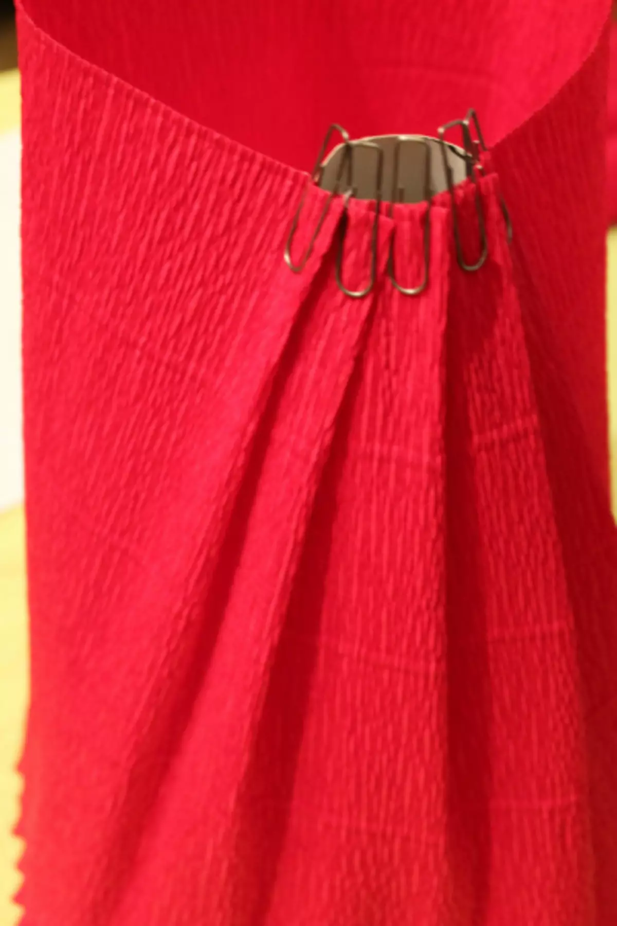 ಬಿಗಿನರ್ಸ್ ಸಿಹಿ ವಿನ್ಯಾಸ: ವೀಡಿಯೊದೊಂದಿಗೆ ಸಿಹಿತಿಂಡಿಗಳು ಮಾಸ್ಟರ್ ವರ್ಗ ಪುಷ್ಪಗುಚ್ಛ