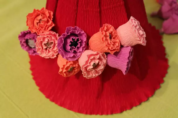 Sweet disain algajatele: Master Class Bouquet maiustusi videoga