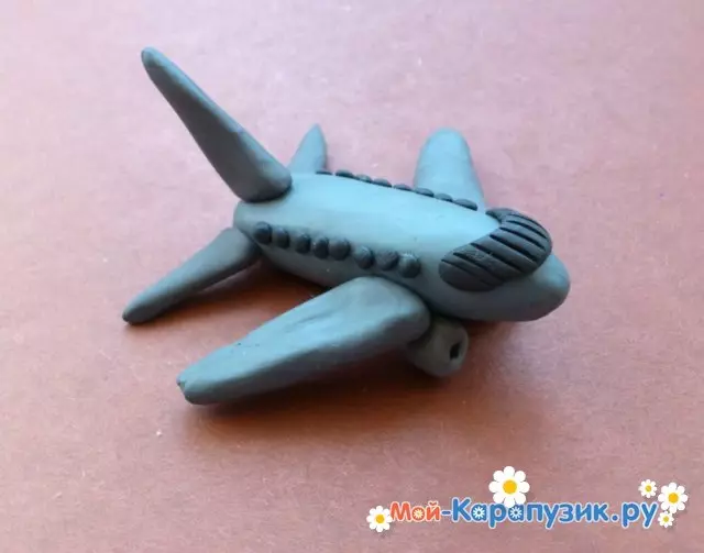 Літак своїми руками з підручних матеріалів для дітей