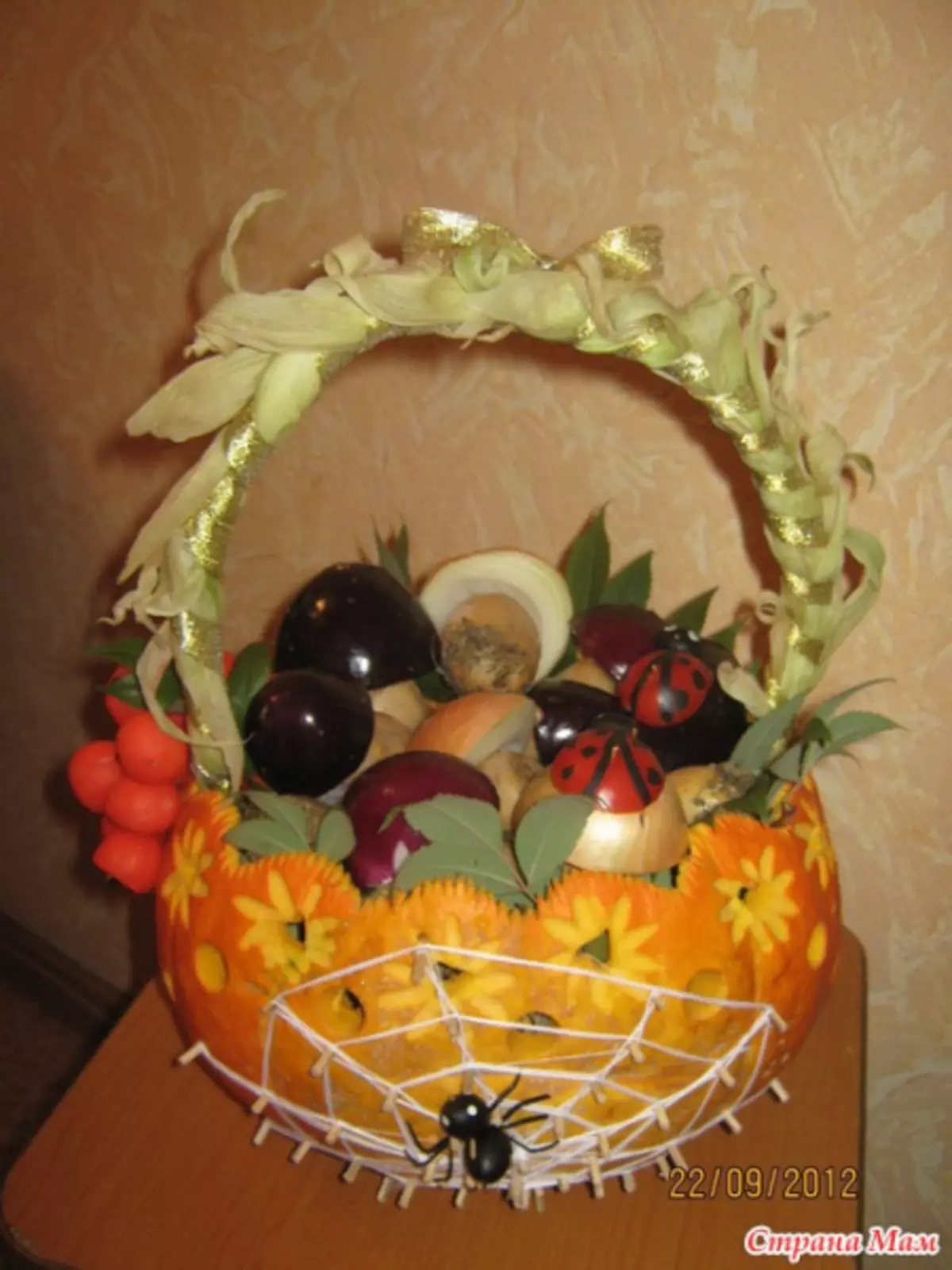 Pumpkin Basket DIY: Master Class Crafts nga adunay mga utanon