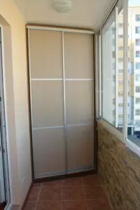 Skladovacie zariadenie loggie a balkón