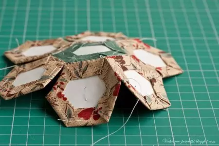 Si për të bërë kasetë pa makinë qepje në teknikë patchwork: master klasës