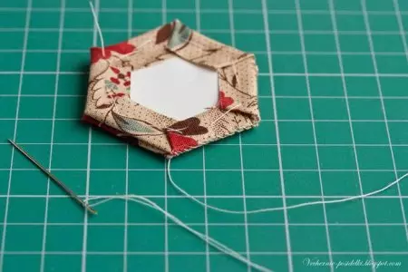 Kuidas teha lindi ilma õmblusmasinata Patchwork Tehnika: Master klassi