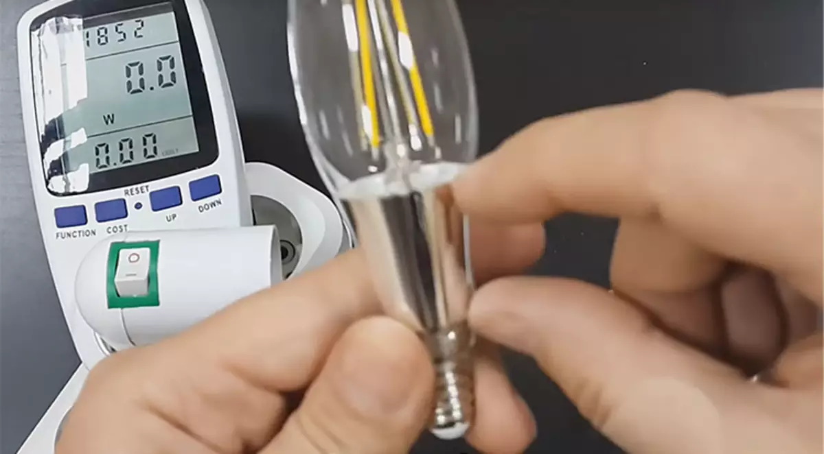 Истината за LED лампите с влакна: разглобяваме и измерваме ватметър и пулса