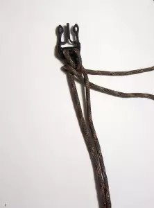 Clasp kanggo gelang nganggo tangan saka tali lan manik