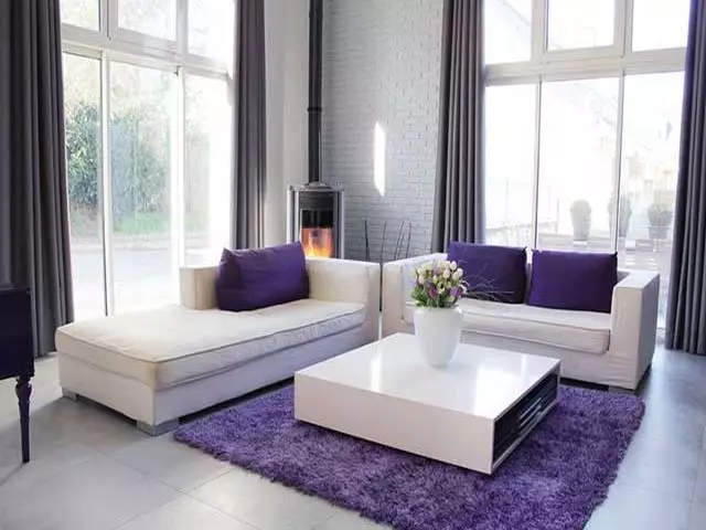 Werna ungu ing interior, kombinasi warna ungu