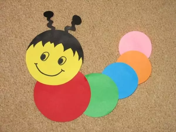 Appliques fra sirkler og halvcirkler: Caterpillar og blomster for barn