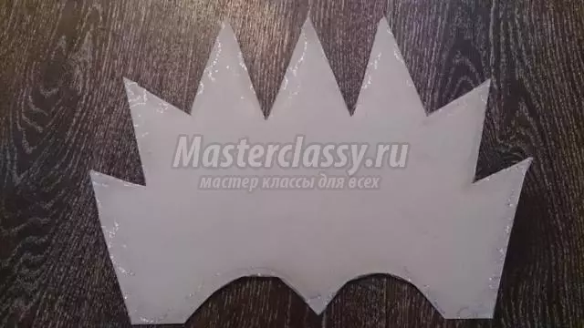 Crown για το χιόνι Queen DIY: Master Class με φωτογραφία