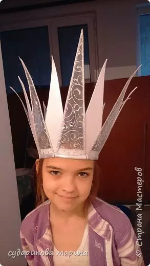 Okpueze nke Snow Queen DIY: Master nwere foto