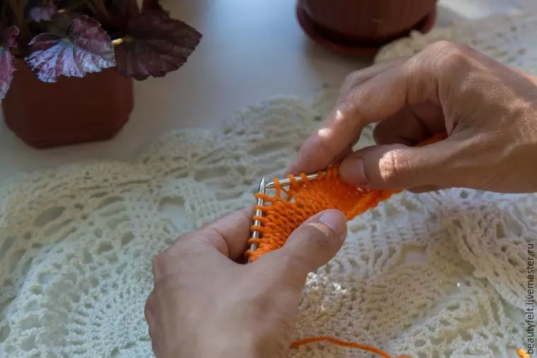 Labar tal-għatu tan-knitting għal tifel: kif torbot tifel elmu ma 'ritratt u video