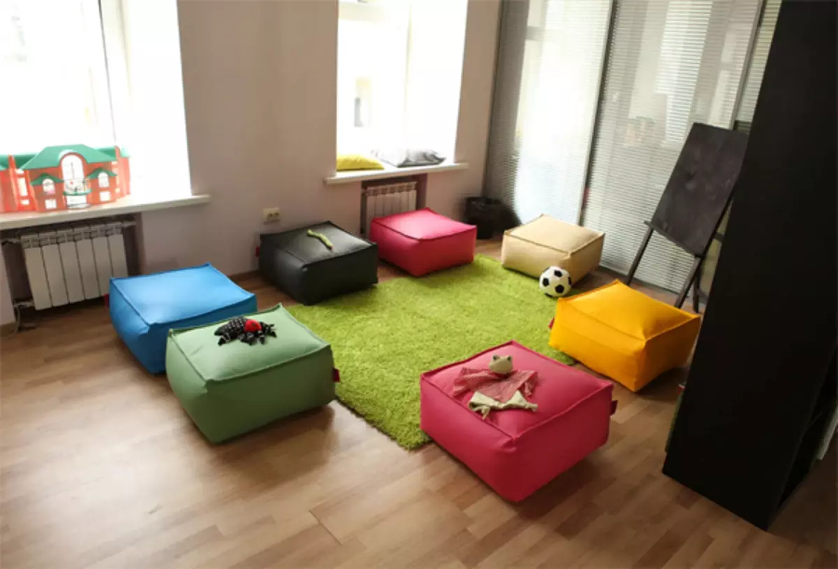 Obývací pokoj bez pohovky: Jak nahradit bez obětování pohodlí?