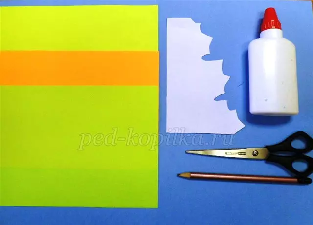 Ansökan om ämnet höst av färgat papper i dagis med foton och video