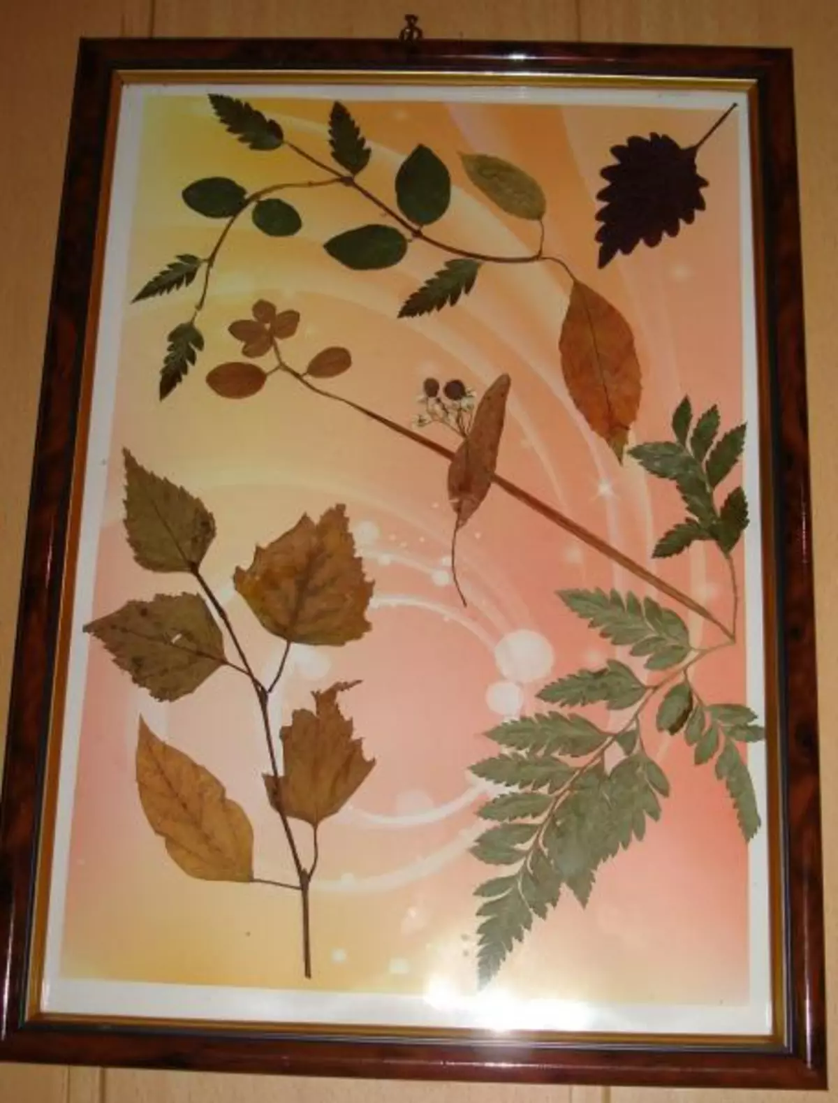 Skydas iš natūralios medžiagos rudens tema su nuotrauka