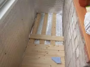 Řád izolace balkonu s chladným zasklením