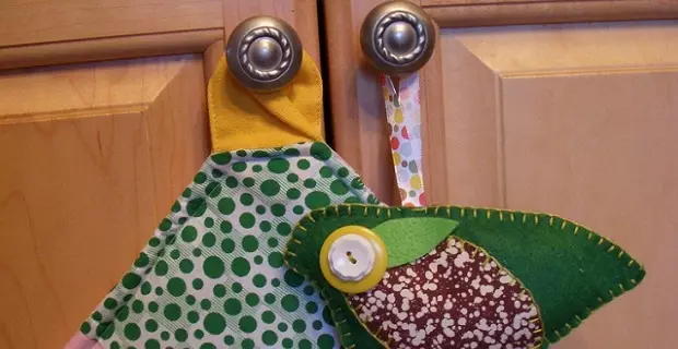 Kendi ellerinizle güzel bantlar: Şişelerden ve kumaşlardan yapılmış mutfaklar için süslemeler nasıl yapılır?