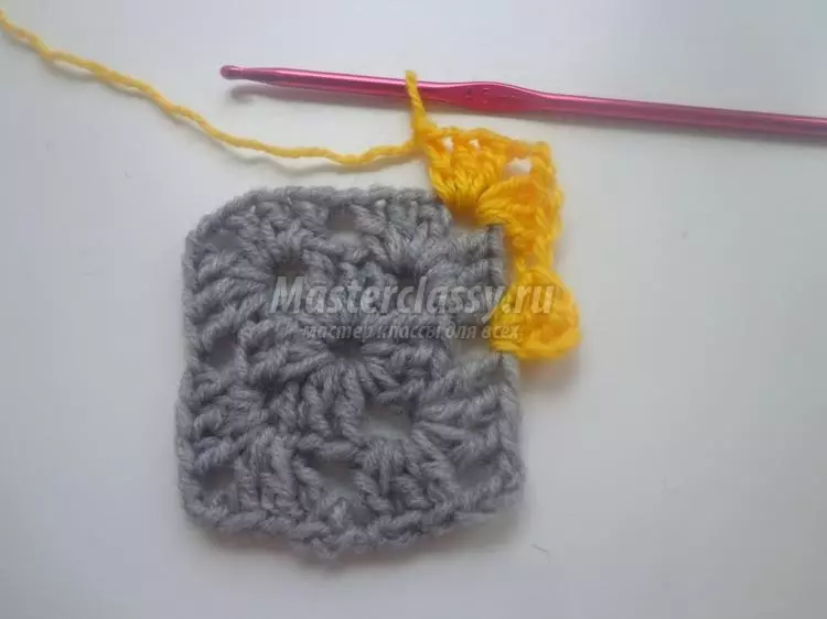 Երեխաների խնամքի սխեմաներ Crochet- ի հետ. Ինչպես կապել վերմակը արջուկով վարպետության դասի վրա տեսանյութով
