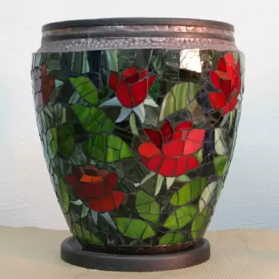 گلدان تزئینی با موزاییک شیشه ای