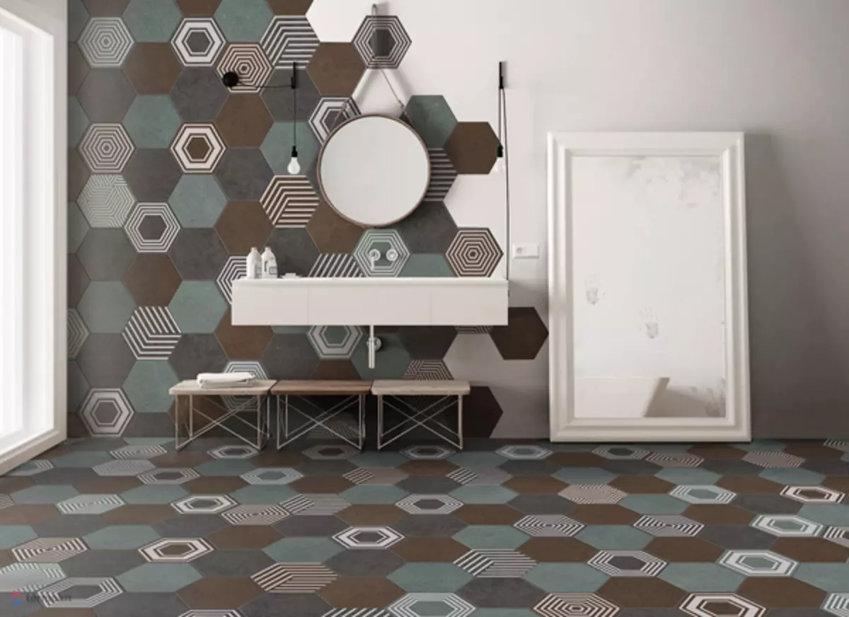 Room sa isang polygonal tile: Mga kagiliw-giliw na solusyon [sa larawan]