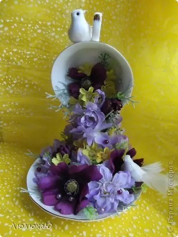 Bơm cốc với những bông hoa bằng tay của bạn với video từng bước
