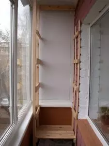 Come creare un rack per il balcone