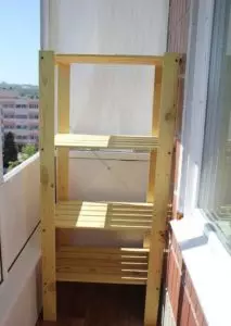 Sådan laver du et rack til balkonen