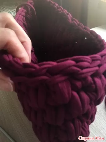 Knitted yarn bag with diagrams and video