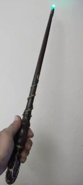 Bagaimana untuk membuat tongkat sihir