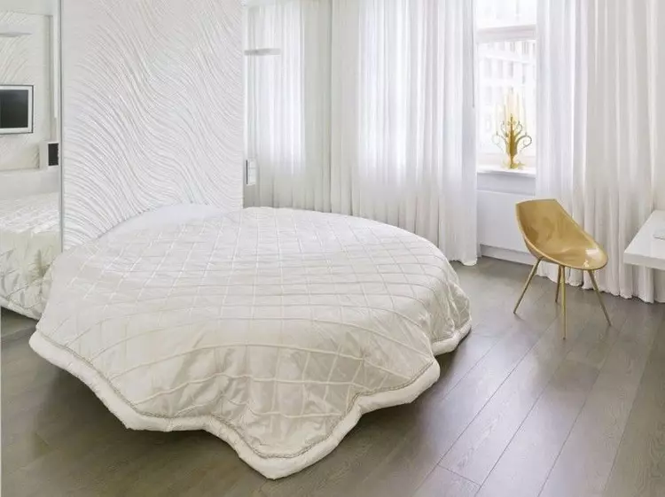 Cama redonda no quarto moderno interior: Foto de móveis, que tem conforto e conforto (38 fotos)