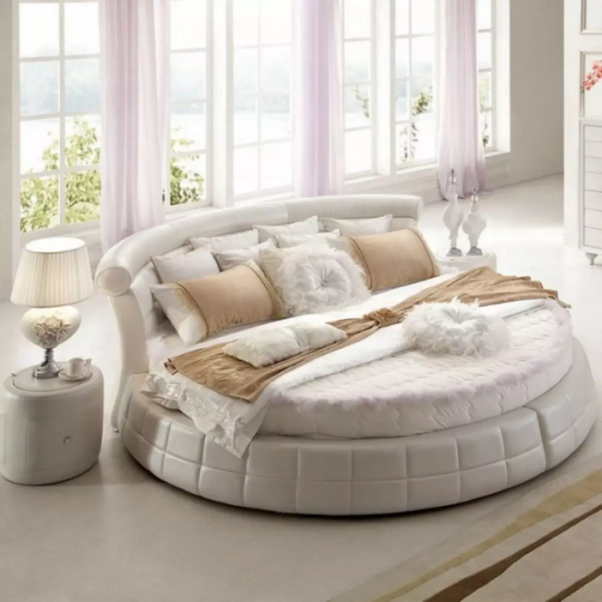 現代の寝室の内部の丸いベッド：快適さと快適さを持っている家具の写真（38枚）
