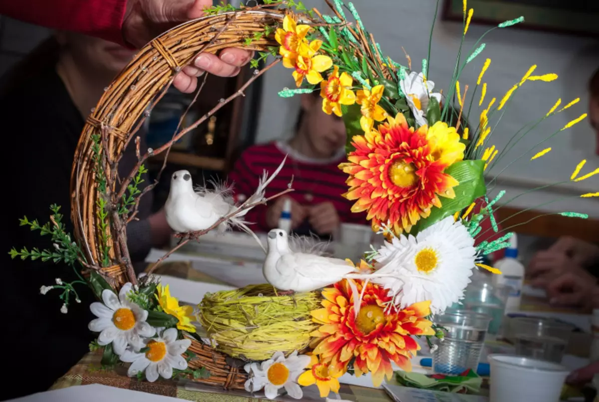 Ostern-Komposition Machen Sie es selbst aus Papier: Master-Klasse mit Foto