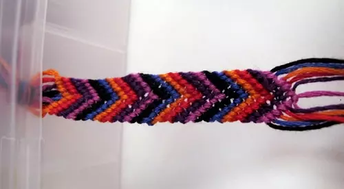 Weaving phenoshek kutoka nyuzi Moulin kwa Kompyuta na picha na video