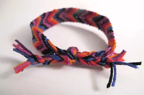 Weaving phenoshek kutoka nyuzi Moulin kwa Kompyuta na picha na video