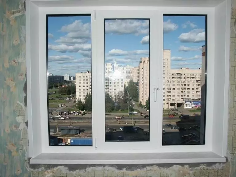 Çatlak Plastik Pencere: Sebepler Onarım