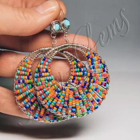 从初学者织布织造：与儿童的珠子一起工作