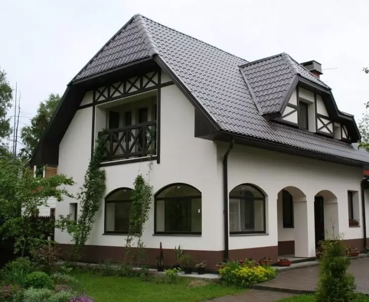 Xeso de fachada para protexer a súa casa a partir de choiva e xeadas e deseño decorativo