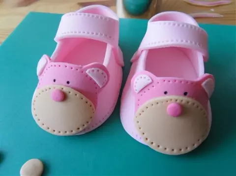 Booties made of mastic for a girl: master class with photos and video