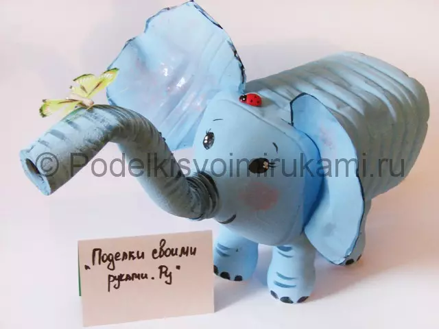 Elefant av plastflaska med egna händer med foton och video
