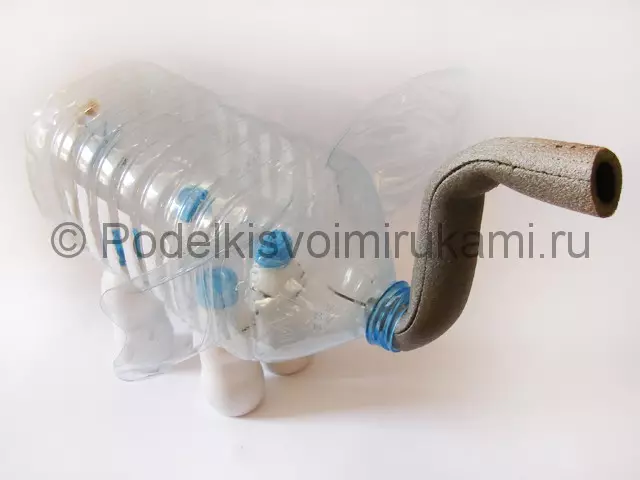 Gajah botol plastik dengan tangan mereka sendiri dengan foto dan video