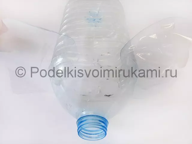 Elefant der Plastikflasche mit ihren eigenen Händen mit Fotos und Video