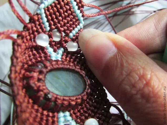 Armbänder Makramee für Anfänger: Webereien mit Perlen Tun Sie es selbst