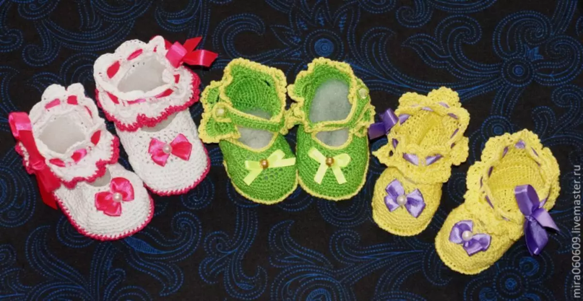 Openwork Crochet Booties fyrir Newborns: Master Class með Video