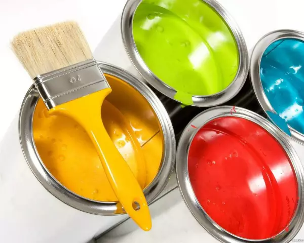 Comment peindre les murs: l'utilisation de rouleaux et de pinceaux