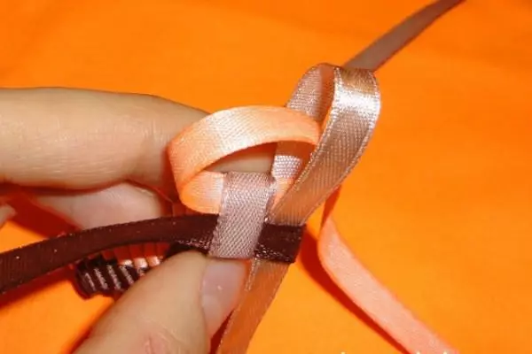 Ribbon weaving from ribbons: scheme with photos and video lessons
