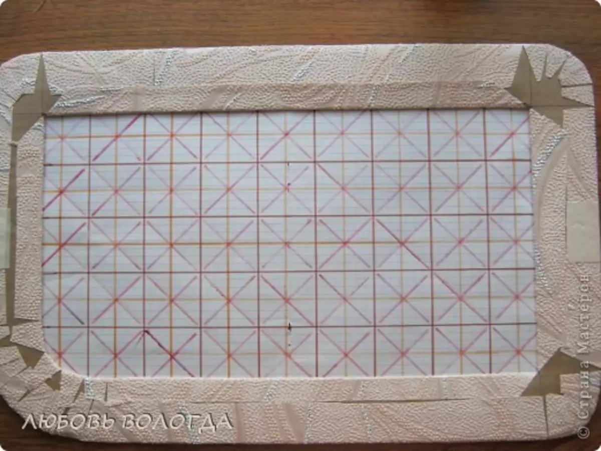 O tecido dos xornais cobre cun patrón de cor