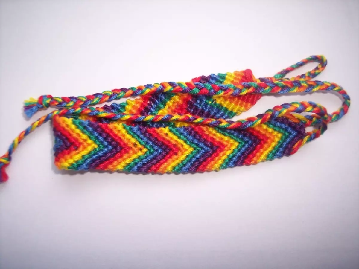 How to make a bracelet from threads with your own hands: Schemes with photos and video