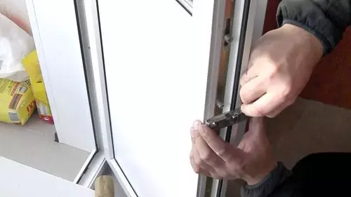 Правила поставување на бравата на вратата