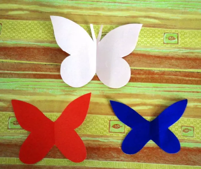 Application ng papel butterflies sa pader para sa gitnang grupo na may video