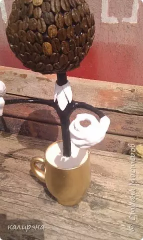 Топиарий з кавы і кветак у выглядзе сэрца з фота і відэа